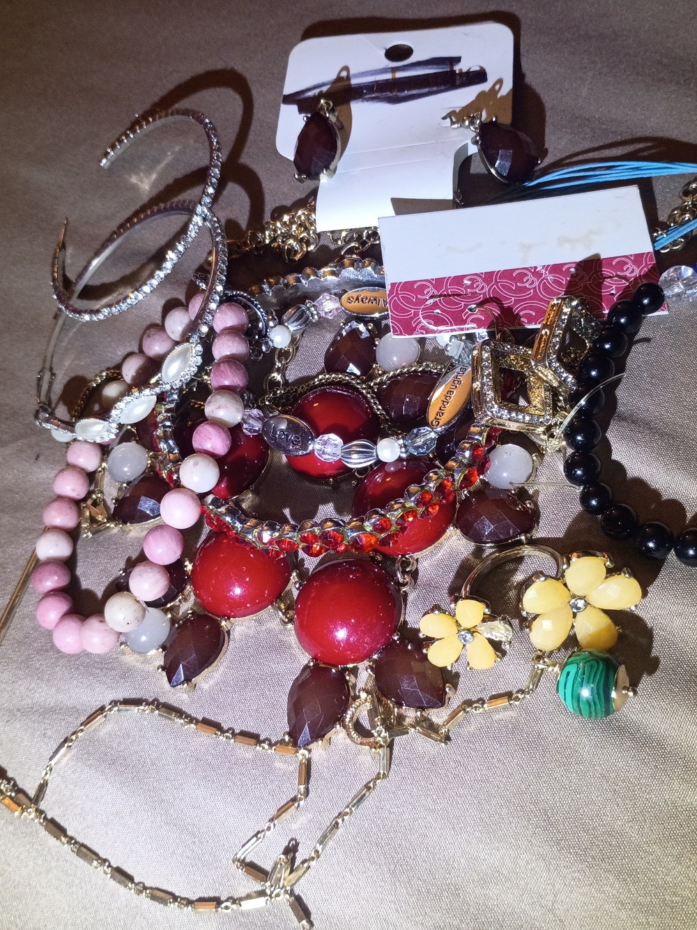 Fashion Statement Red & Pink Women's Necklace Set by